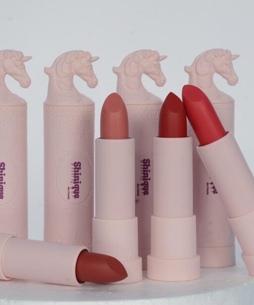 Alternative view of Lip stick